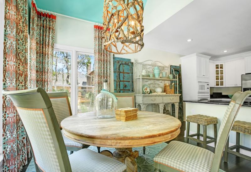Styl marynistyczny z elementami vintage; źródło: https://maritimeinteriordesign.com/