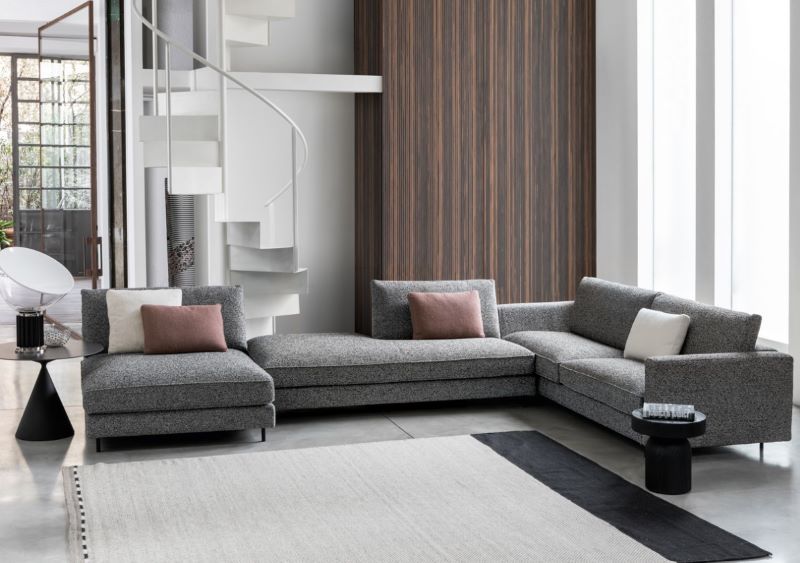 Sofa Flexteam z jednobarwnymi poduszkami dekoracyjnymi